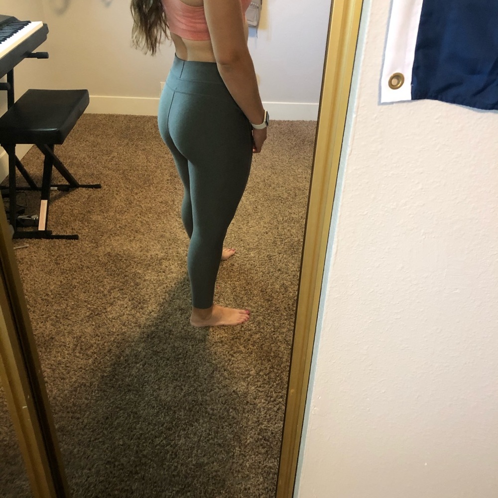 Under Armour leggings!